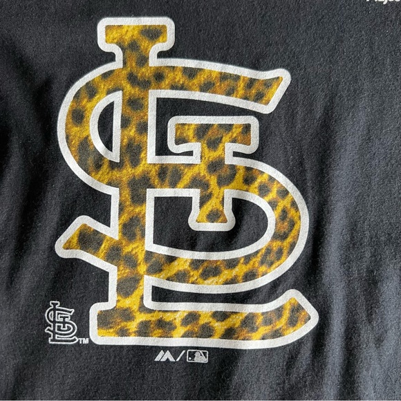 MLB St. Louis Cardinals Women's Cheetah Logo V-Neck T-Shirt - L - Picture 3 of 4